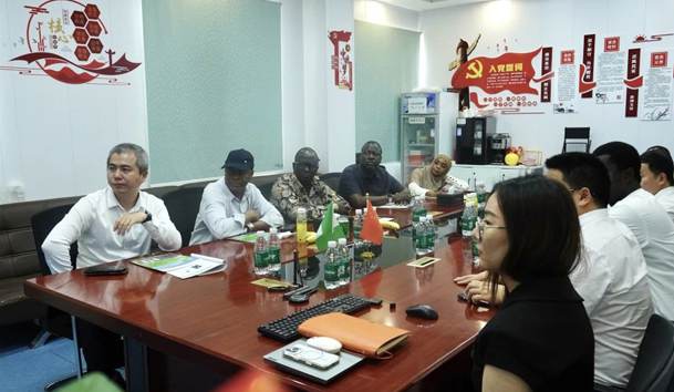 立足中國(guó)，鏈接世界｜尼日利亞合作伙伴來(lái)訪鴻嘉利總部，共促中非能源升級(jí)(圖2)